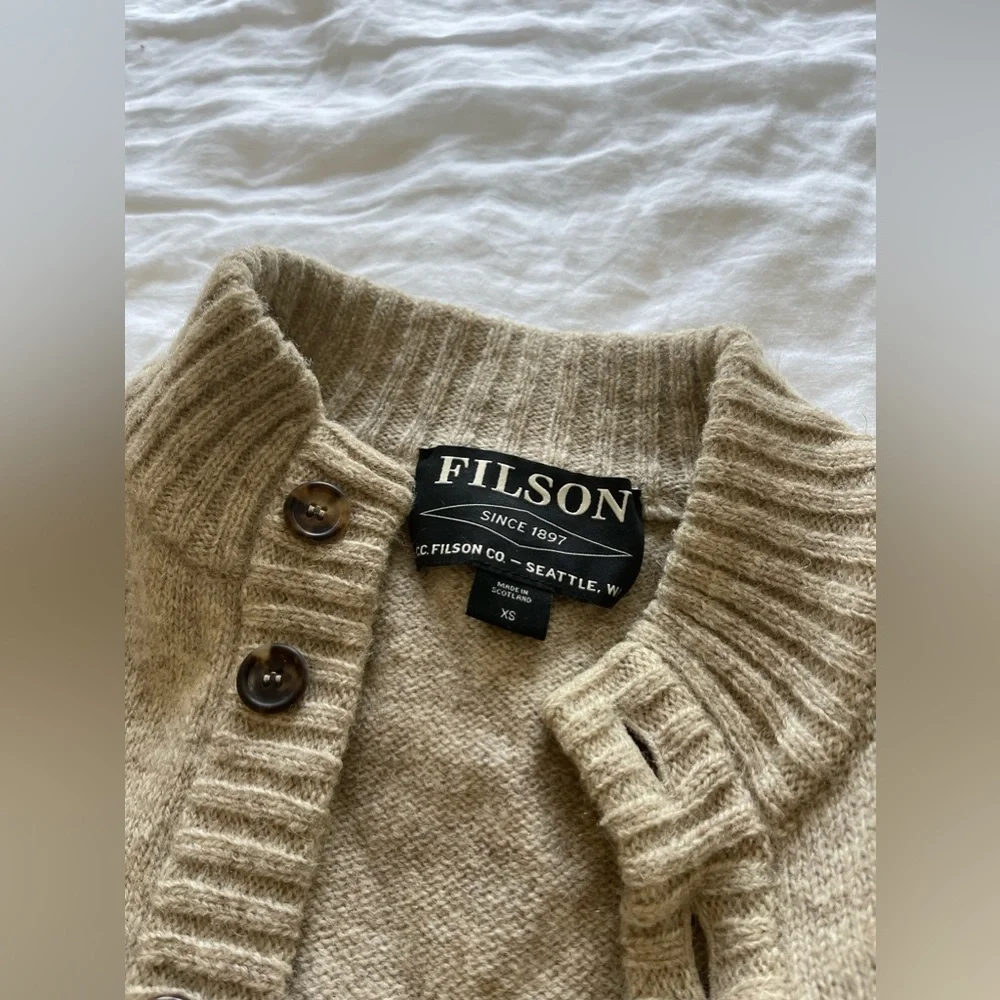 Woman’s Filson Scottish Wool Sweater. Size XS. Fits more like a S-M - Picture 2 of 2